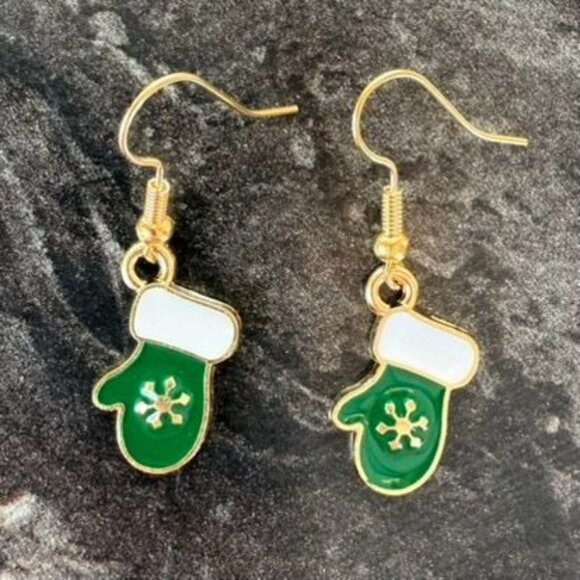 Christmas Earrings Set Gold Tone Red Green Enamel Holiday Jewelry Giftable - Picture 4 of 8